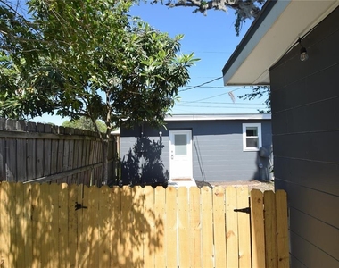 527 Garden Drive N - Photo Thumbnail 3