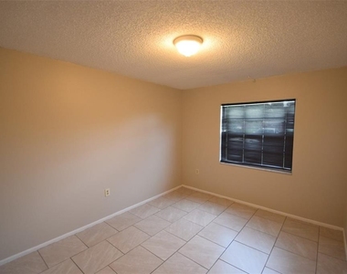 891 Schoolhouse Road - Photo Thumbnail 4