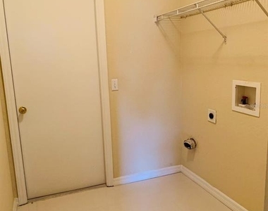 2783 Berkford Circle - Photo Thumbnail 6