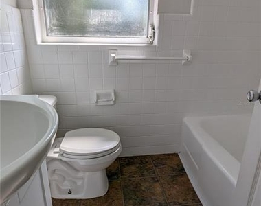 3219 Nw 12th Street - Photo Thumbnail 2
