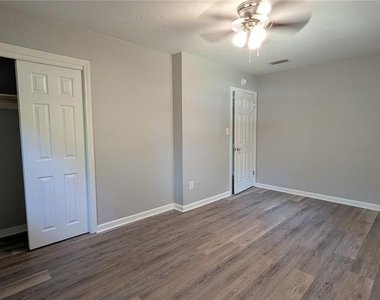3219 Nw 12th Street - Photo Thumbnail 1