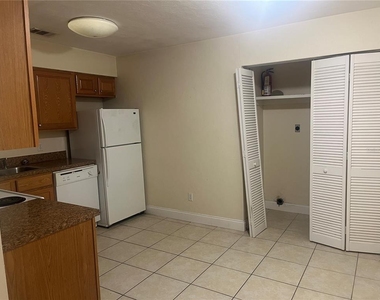 7200 Sw 42nd Place - Photo Thumbnail 2