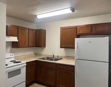 5730 Nw 25th Terrace - Photo Thumbnail 3