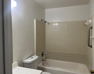 5730 Nw 25th Terrace - Photo Thumbnail 5