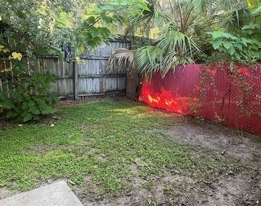 2622 Sw 31st Place - Photo Thumbnail 6