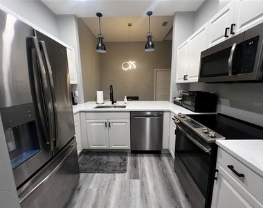 250 Sw 145th Drive - Photo Thumbnail 2