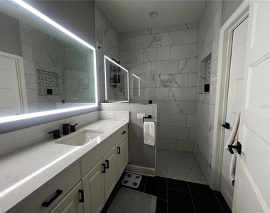 250 Sw 145th Drive - Photo Thumbnail 4
