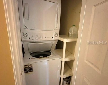 530 N Alexander Street - Photo Thumbnail 4