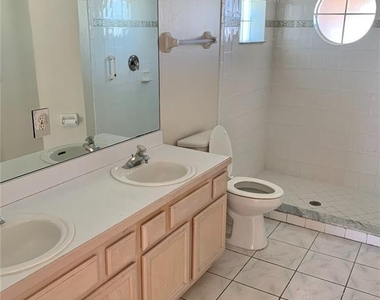 16400 Coopers Hawk Avenue - Photo Thumbnail 7