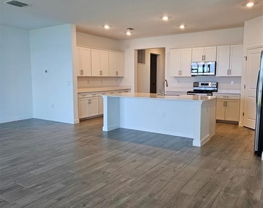 8116 Shore Lake Drive - Photo Thumbnail 12