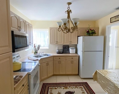 22239 Midway Boulevard - Photo Thumbnail 6