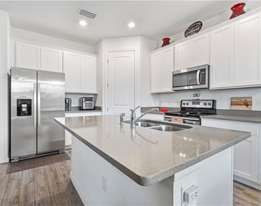 16360 Palmetto Street - Photo Thumbnail 4