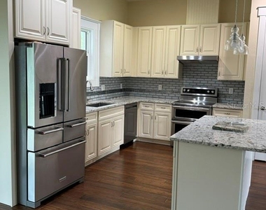 2255 Ribble Street - Photo Thumbnail 4