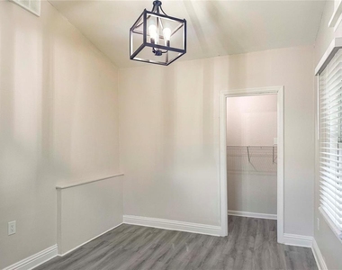 1818 Worrington Street - Photo Thumbnail 9