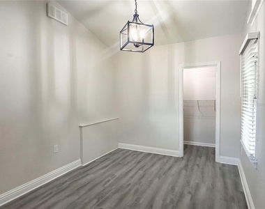 1818 Worrington Street - Photo Thumbnail 8
