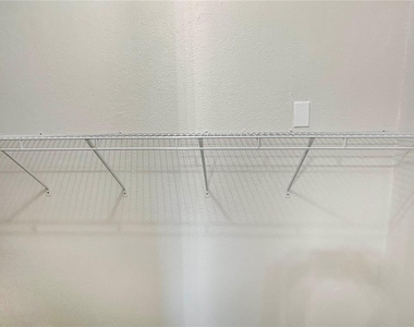 1818 Worrington Street - Photo Thumbnail 10