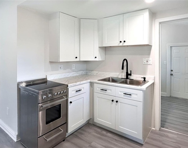 1818 Worrington Street - Photo Thumbnail 5