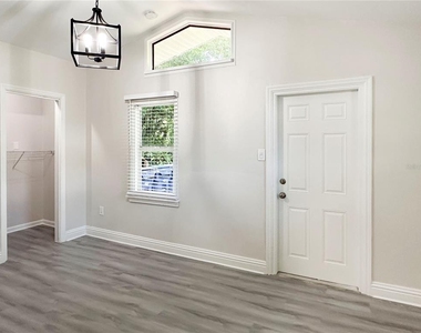 1818 Worrington Street - Photo Thumbnail 7