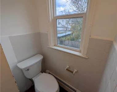 426 Carlton Avenue - Photo Thumbnail 13