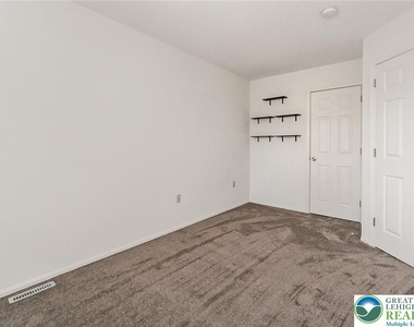 8134 Heritage Drive - Photo Thumbnail 19