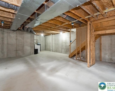 8134 Heritage Drive - Photo Thumbnail 25