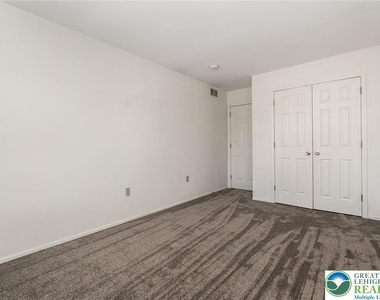 8134 Heritage Drive - Photo Thumbnail 23