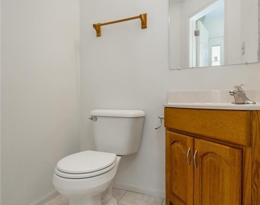 8134 Heritage Drive - Photo Thumbnail 12