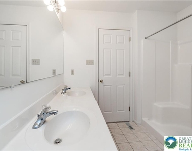 8134 Heritage Drive - Photo Thumbnail 17