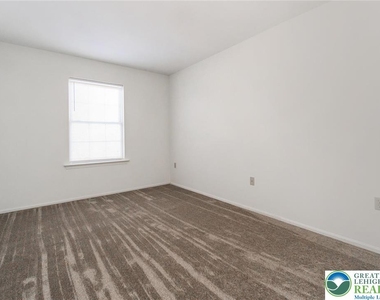 8134 Heritage Drive - Photo Thumbnail 22
