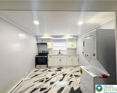 320 2nd Avenue - Photo Thumbnail 4
