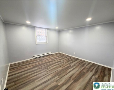 320 2nd Avenue - Photo Thumbnail 5