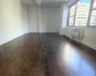  East 56 Street - Photo Thumbnail 9