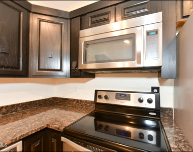 4433 N Stanton Street - Photo Thumbnail 13