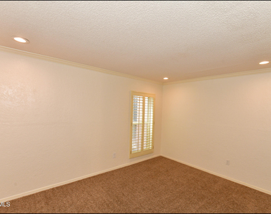 4433 N Stanton Street - Photo Thumbnail 20