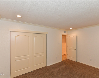 4433 N Stanton Street - Photo Thumbnail 22