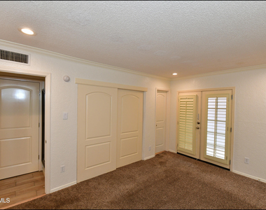 4433 N Stanton Street - Photo Thumbnail 16