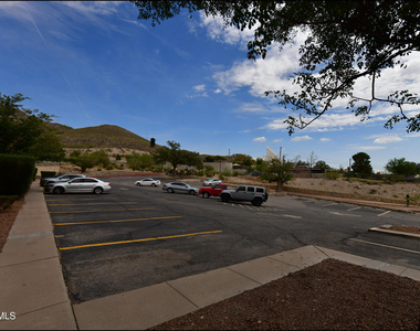 4433 N Stanton Street - Photo Thumbnail 28