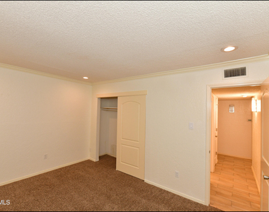 4433 N Stanton Street - Photo Thumbnail 21