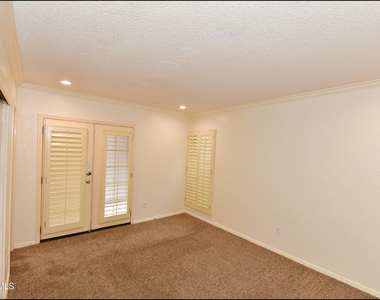 4433 N Stanton Street - Photo Thumbnail 15