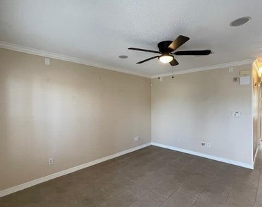 2260 Tierra Alegre Way - Photo Thumbnail 4