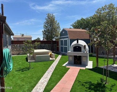 2260 Tierra Alegre Way - Photo Thumbnail 11