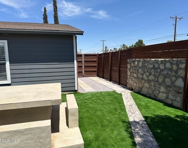 2260 Tierra Alegre Way - Photo Thumbnail 12
