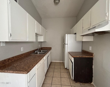 10840 Obsidian Street - Photo Thumbnail 10