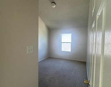 404 Desert Chicory Street - Photo Thumbnail 20