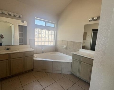 404 Desert Chicory Street - Photo Thumbnail 14