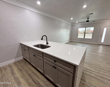10371 Manzana Road - Photo Thumbnail 4