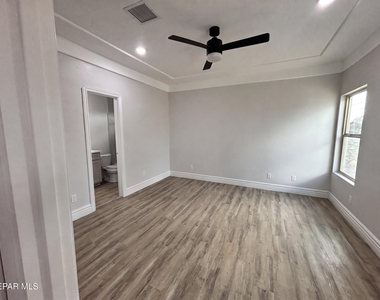 10371 Manzana Road - Photo Thumbnail 5