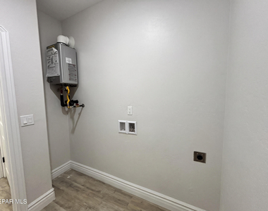 10371 Manzana Road - Photo Thumbnail 10