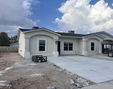 10371 Manzana Road - Photo Thumbnail 13