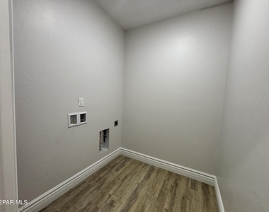 10371 Manzana Road - Photo Thumbnail 22